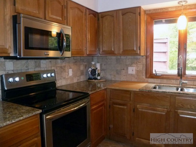 203 Rainbow Trail Boone, NC 28607 - Photo 3 of 38 Gallery Image 3
