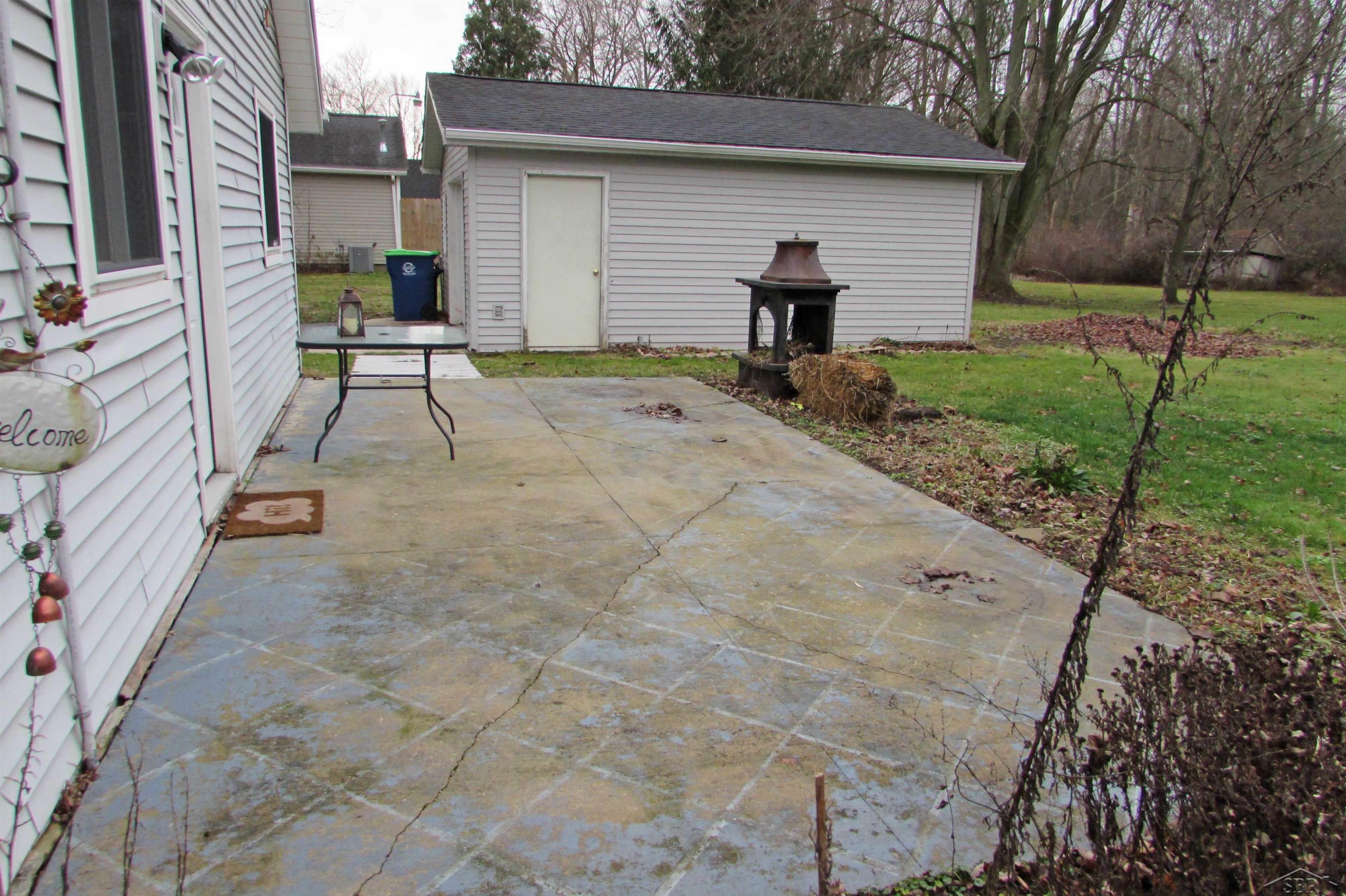 6060 Sheridan Road Saginaw, MI 48601 - Photo 7 of 29 50162832-4f6111d1-a040-4776-86f8-50f59c9ff205.JPG