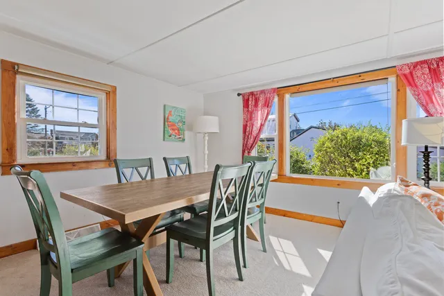 $2,350 | 53 Foss Circle, Rye, NH 03870