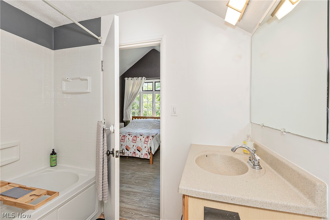1761 Oakmount Road South Euclid, OH 44121 - Photo 18 of 33 jack n jill full bath room