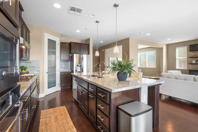 $925,000 | 2417 Stalsburg Drive, Tracy, CA 95376