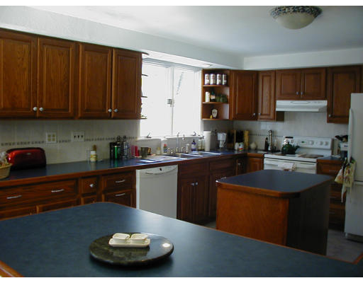 8 Summit Road Southborough, MA 01772 - Photo 2 of 12 Gallery Image 2
