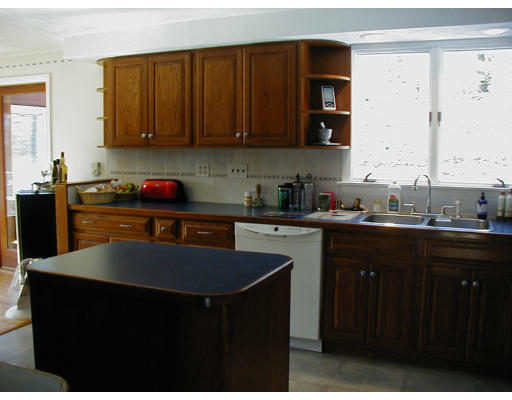 8 Summit Road Southborough, MA 01772 - Photo 4 of 12 Gallery Image 4
