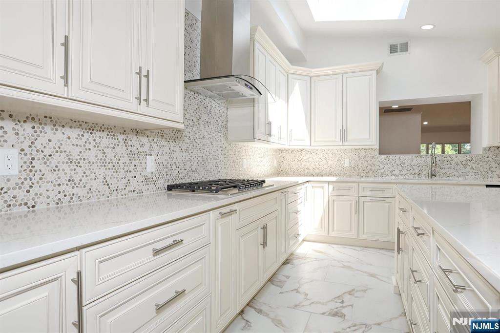51 Mill Rd Extension Woodcliff Lake, NJ 07677 - Photo 12 of 50