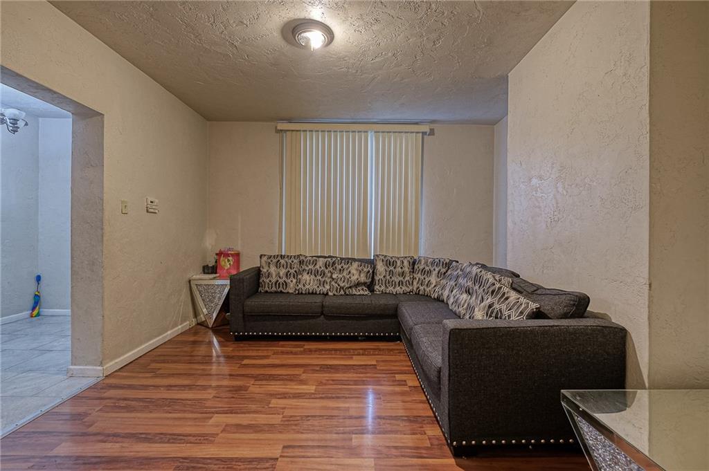 407 Grove Street McKees Rocks, PA 15136 - Photo 3 of 15