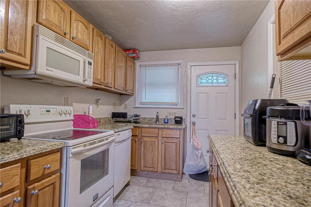 407 Grove Street McKees Rocks, PA 15136 - Photo 5 of 15