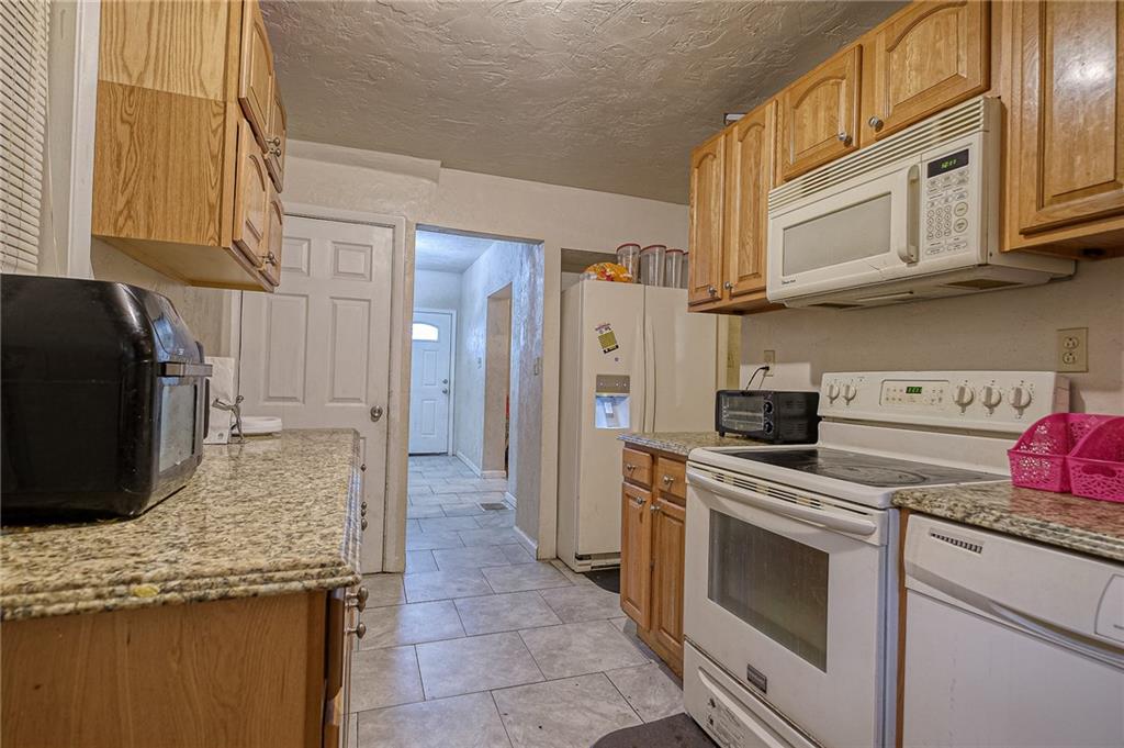 407 Grove Street McKees Rocks, PA 15136 - Photo 6 of 15