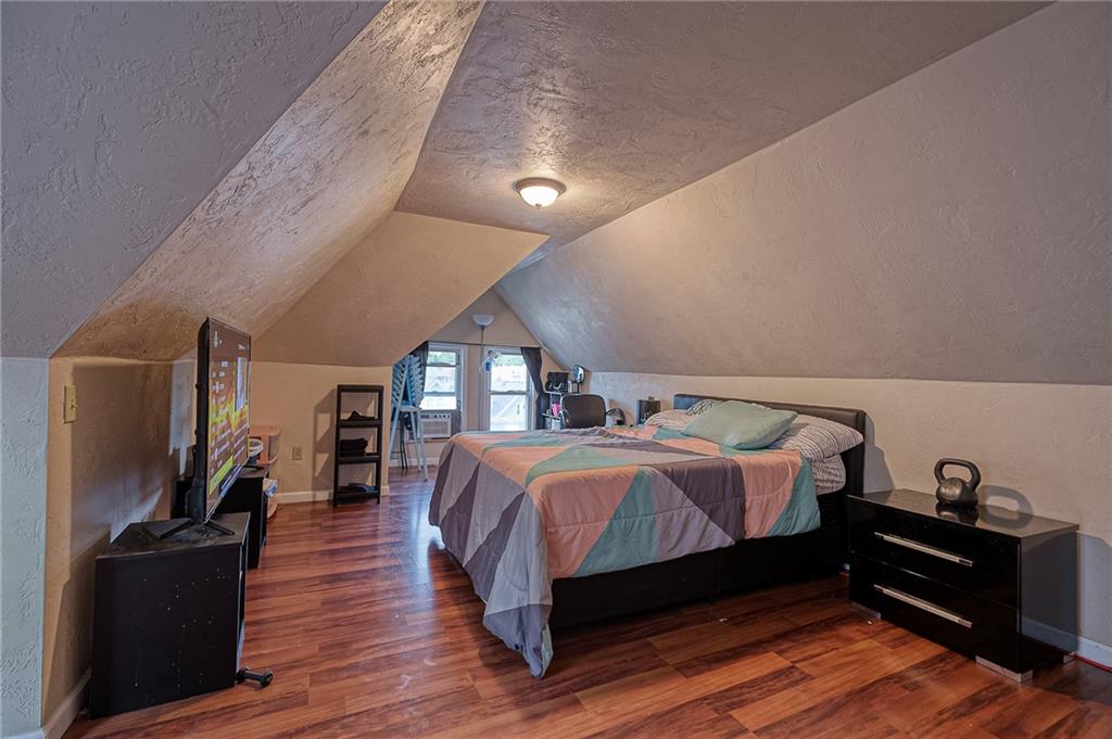 407 Grove Street McKees Rocks, PA 15136 - Photo 9 of 15