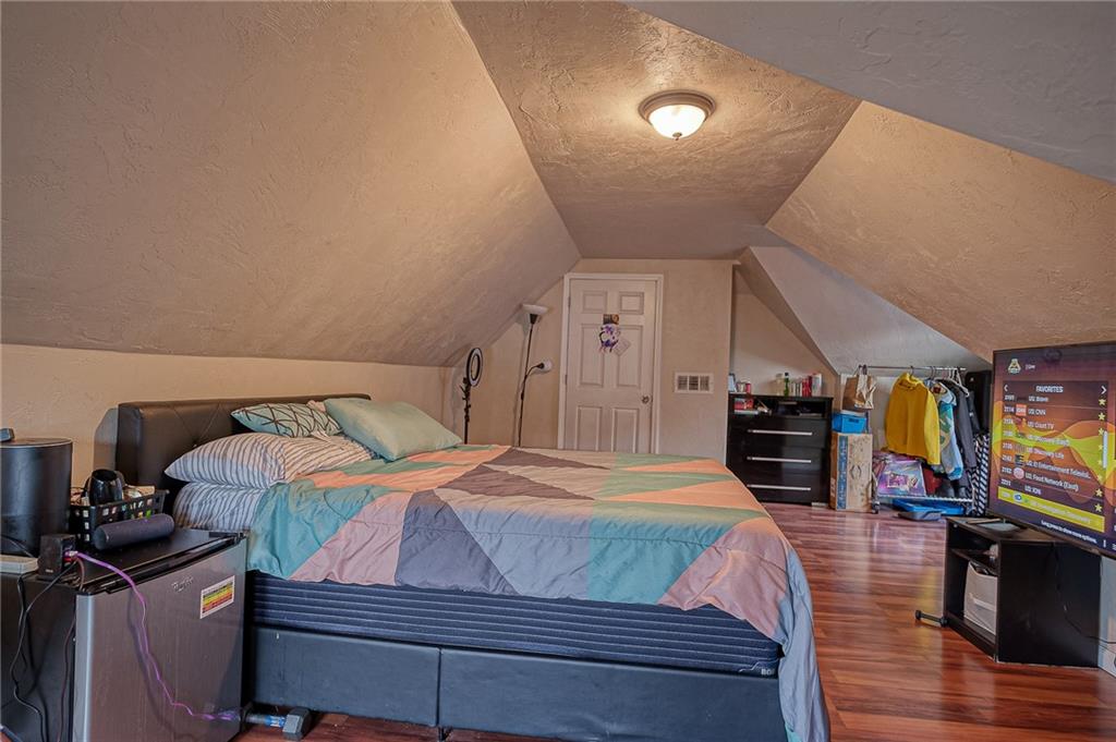 407 Grove Street McKees Rocks, PA 15136 - Photo 10 of 15