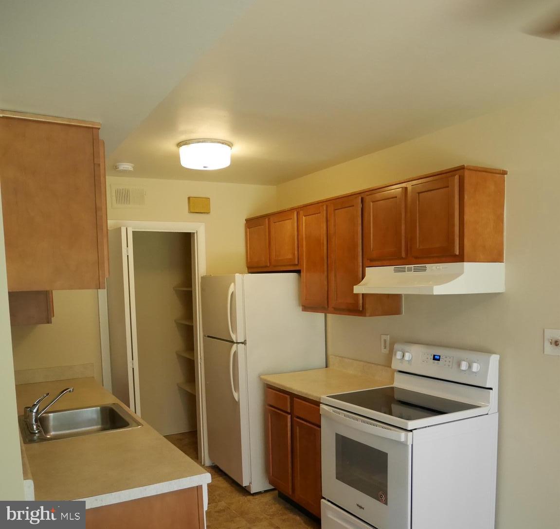 66 Ridgelawn Road, Unit A Reisterstown, MD 21136 - Photo 4 of 17 Kitchen
