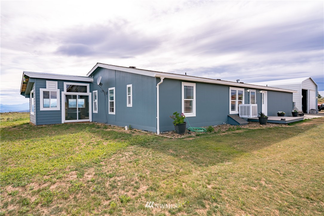 982 Husky Run Road East Wenatchee, WA 98802 - Photo 1 of 25 Gallery Image 1
