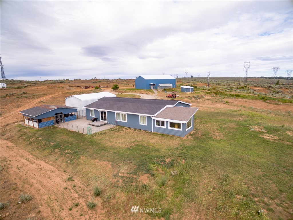 982 Husky Run Road East Wenatchee, WA 98802 - Photo 3 of 25 Gallery Image 3