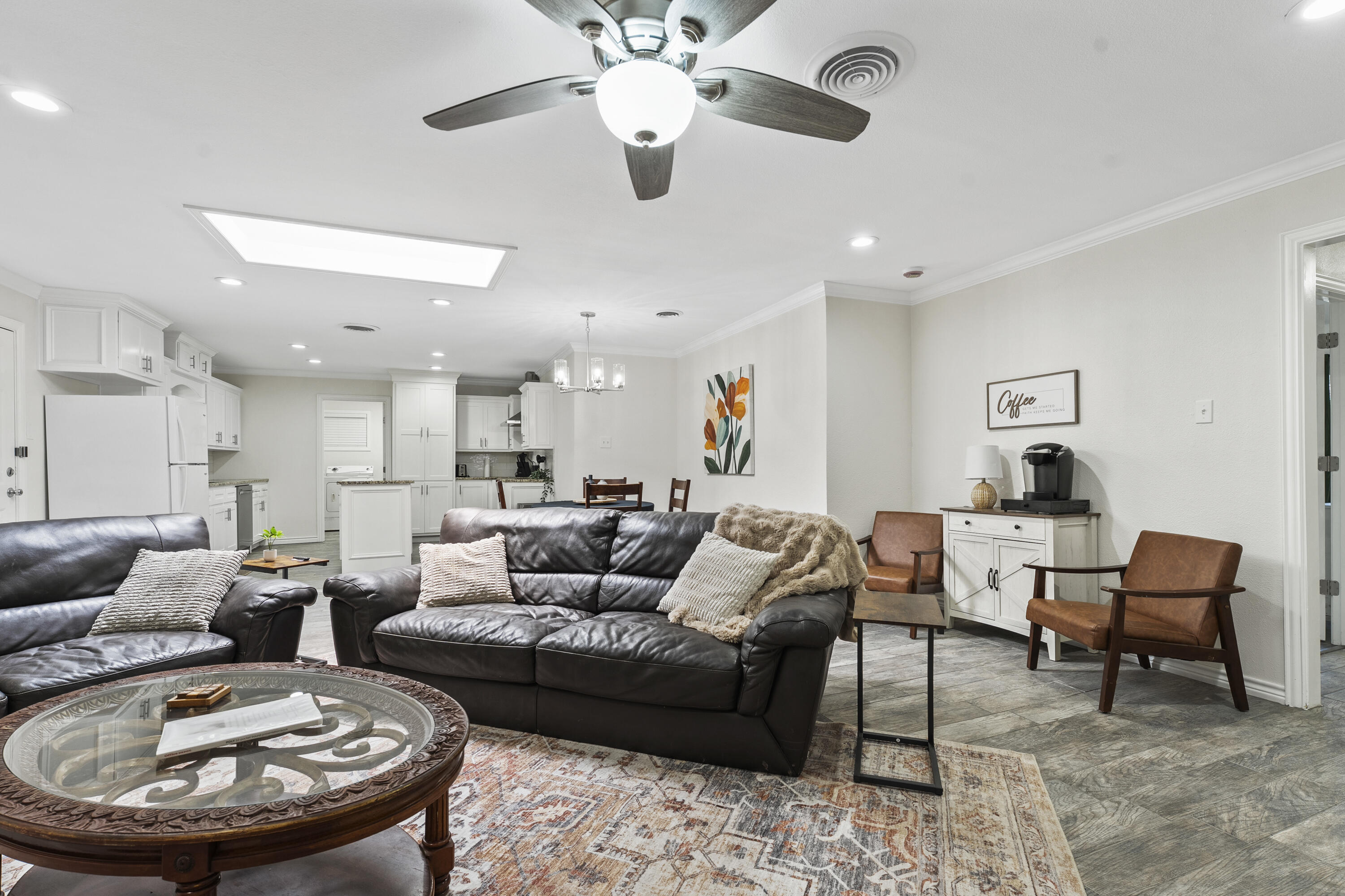 4211 49th Street Lubbock, TX 79413 - Photo 5 of 24 DSC05065