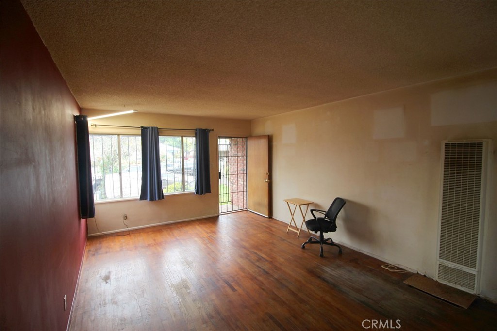 336 West Caldwell Street Compton, CA 90220 - Photo 11 of 39