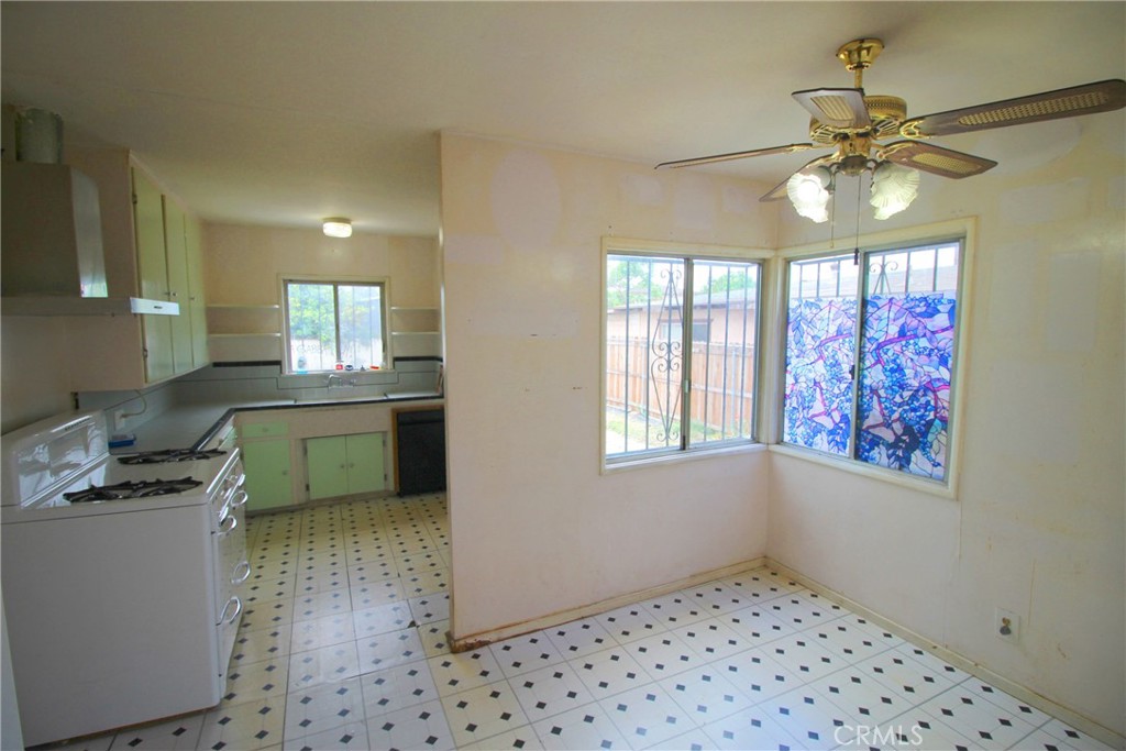 336 West Caldwell Street Compton, CA 90220 - Photo 12 of 39