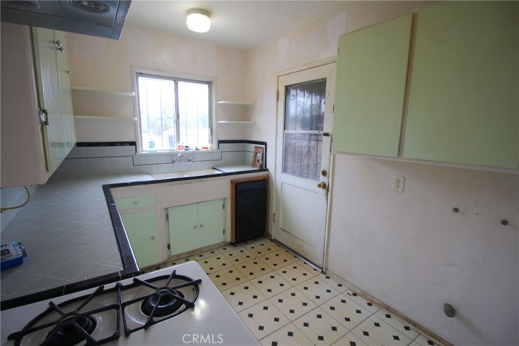 336 West Caldwell Street Compton, CA 90220 - Photo 15 of 39