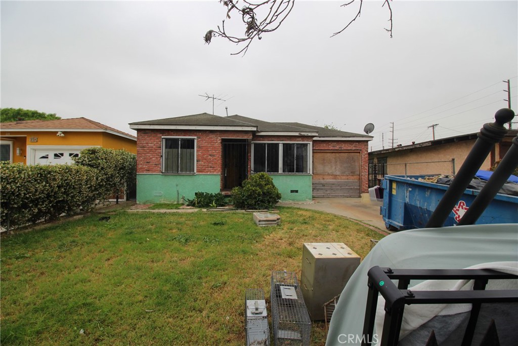 336 West Caldwell Street Compton, CA 90220 - Photo 4 of 39