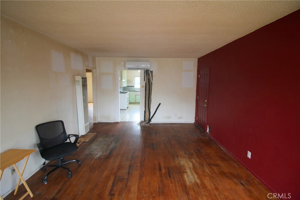 336 West Caldwell Street Compton, CA 90220 - Photo 8 of 39
