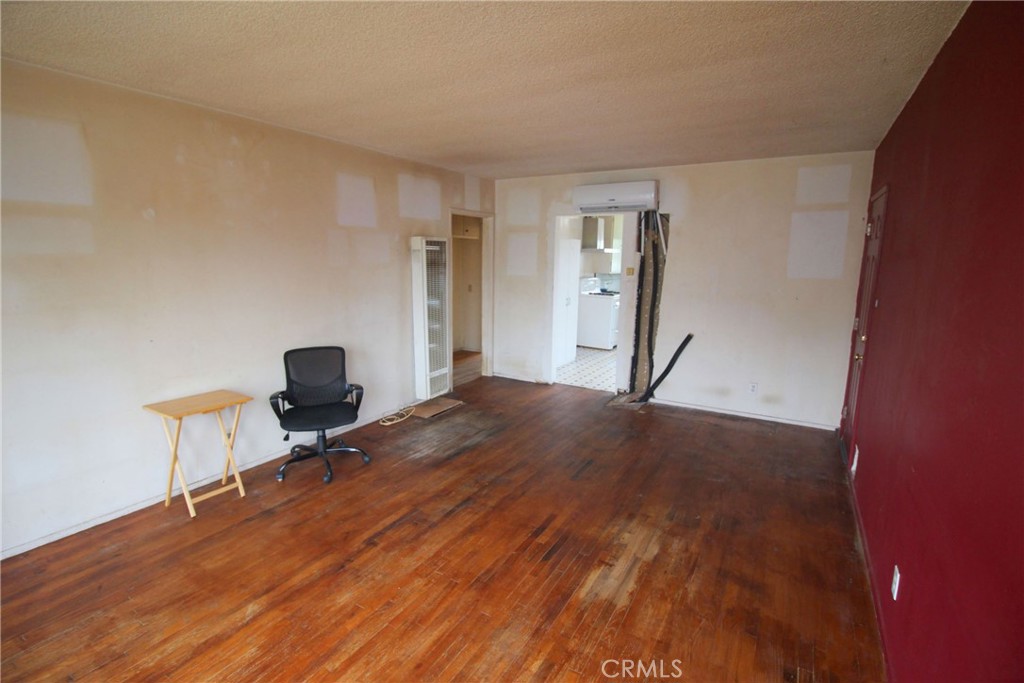 336 West Caldwell Street Compton, CA 90220 - Photo 9 of 39