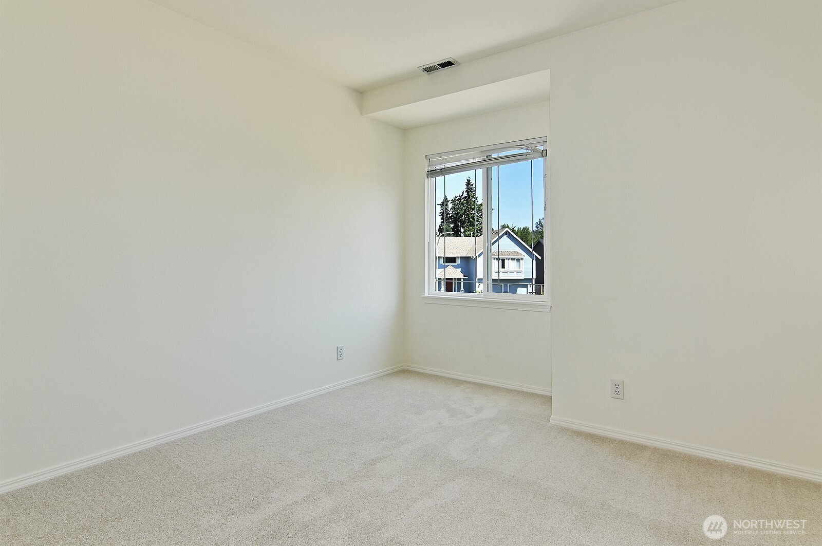 4313 Northeast 6th Court Renton, WA 98059 - Photo 22 of 30