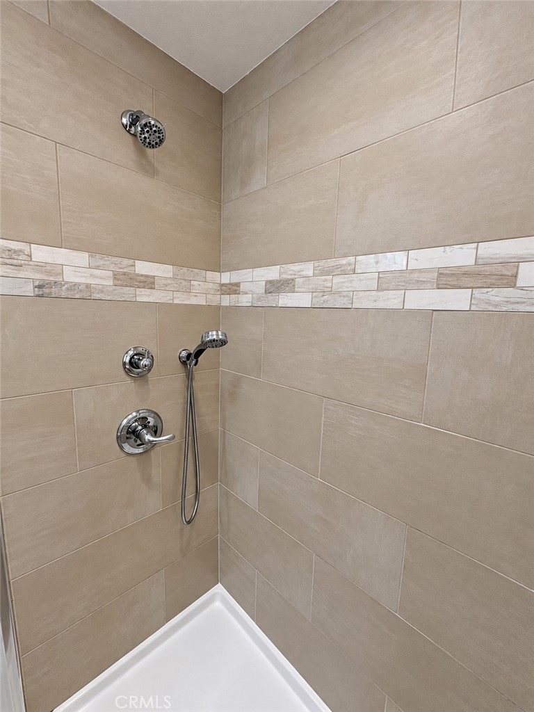 975 Hospital Road Lake Arrowhead, CA 92352 - Photo 40 of 67 Master shower