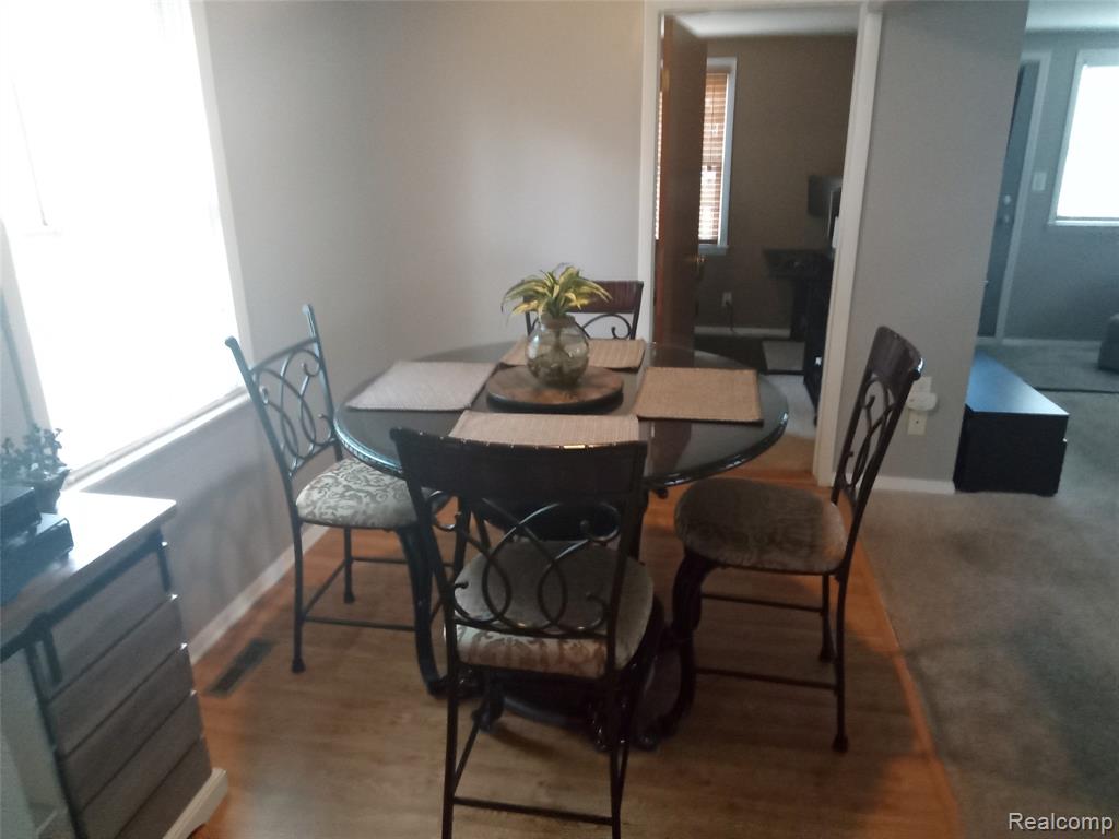 3923 Donley Avenue Rochester Hills, MI 48309 - Photo 4 of 19