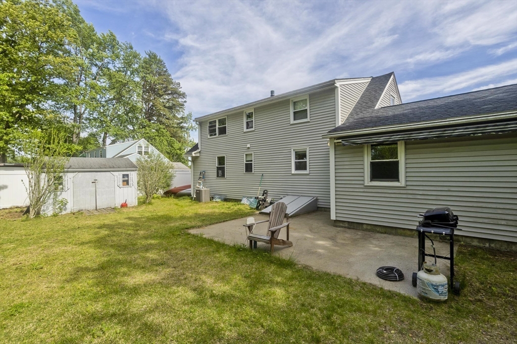 93 Moss Road Springfield, MA 01119 - Photo 7 of 40