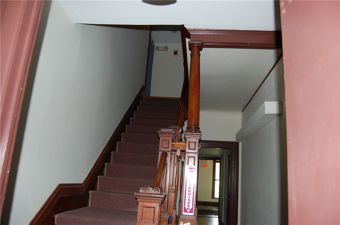 7 Nichols Lane, Unit 5 Hopkinton, RI 02832 - Photo 18 of 19 Front Stairwell