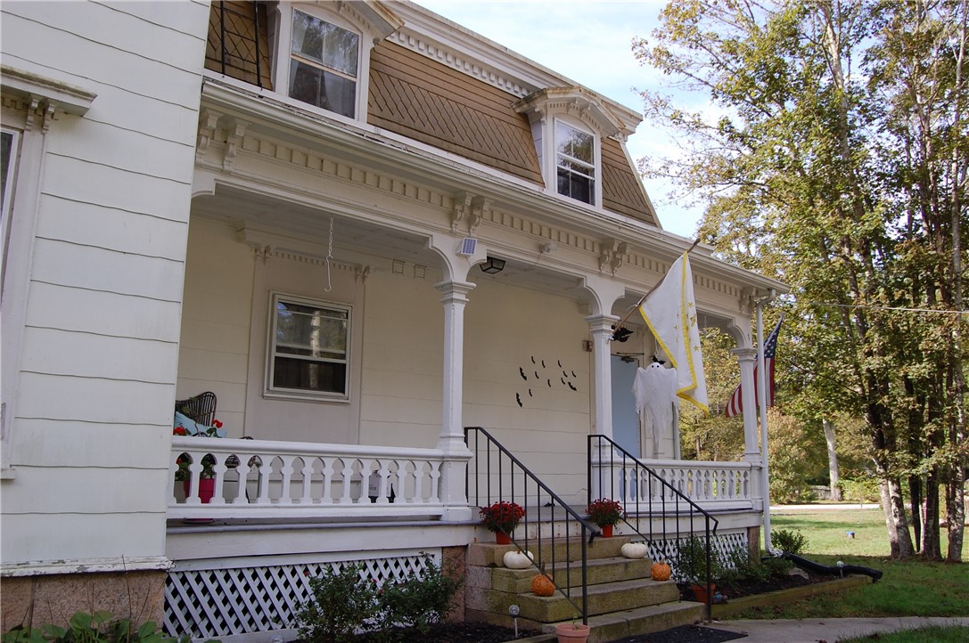 7 Nichols Lane, Unit 5 Hopkinton, RI 02832 - Photo 3 of 19 Rear