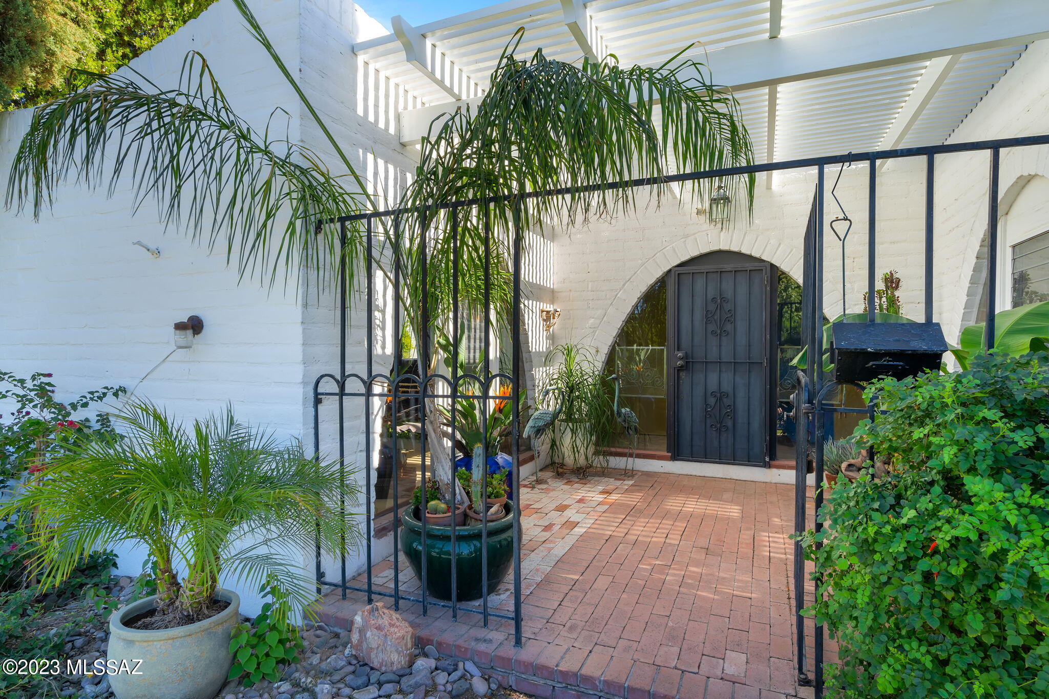 636 West Roller Coaster Road Tucson, AZ 85704 - Photo 2 of 41