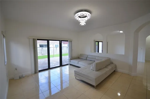 $3,900 | 14483 Southwest 13th Terrace, Miami, FL 33184