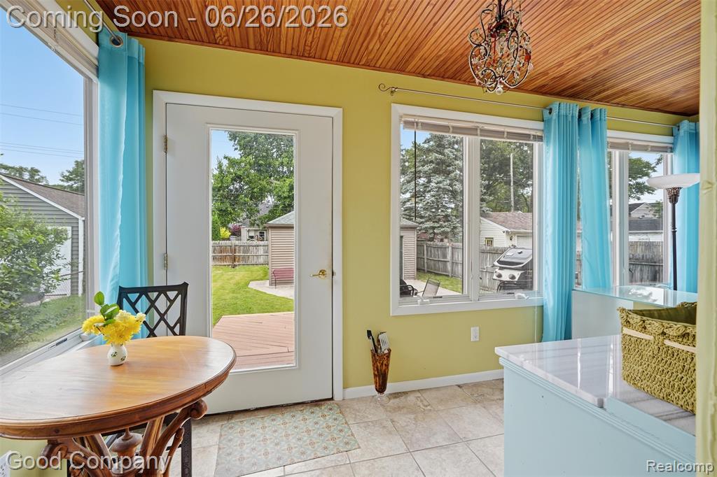 948 Cambridge Road Berkley, MI 48072 - Photo 15 of 43