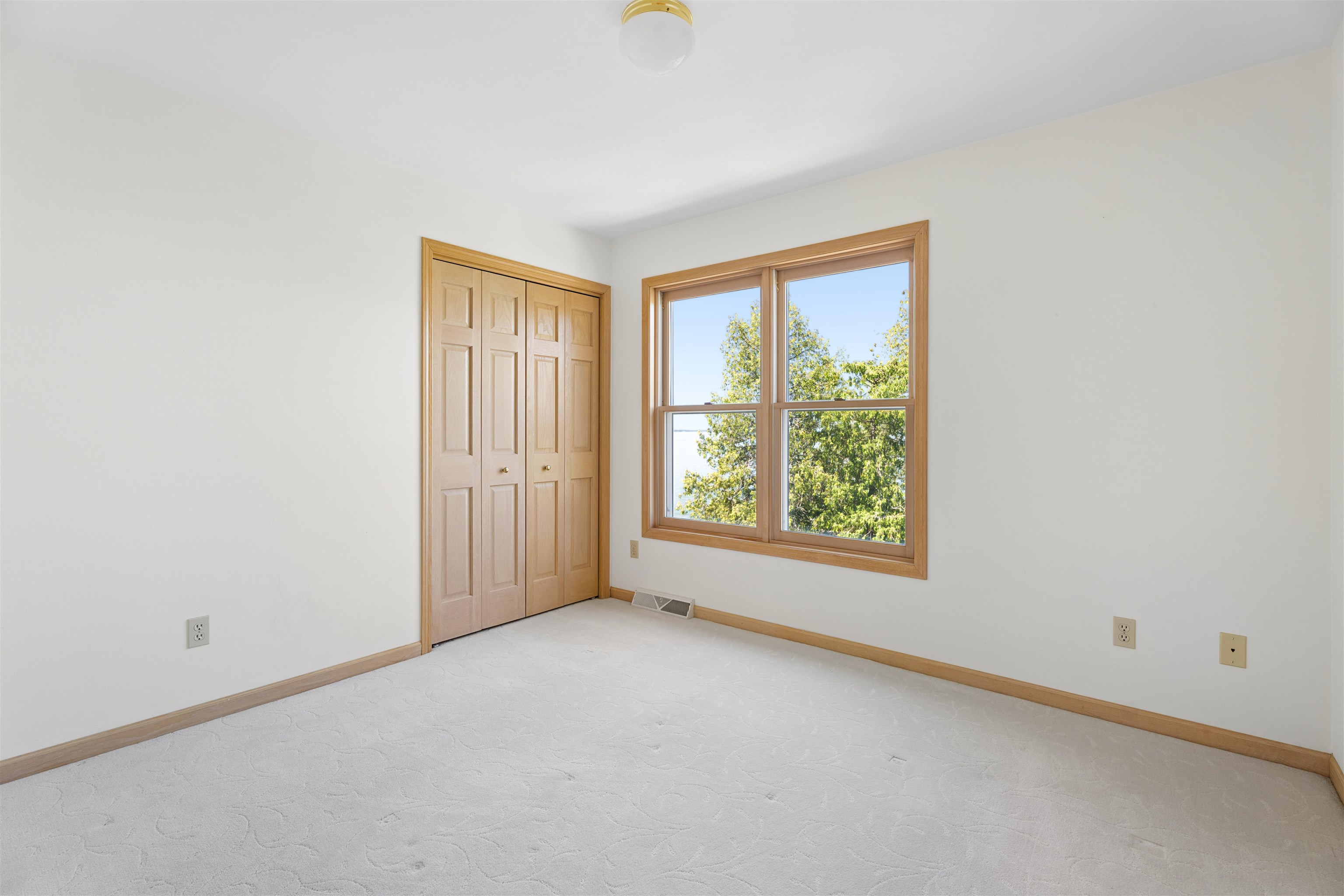5181 Edgewater Beach Road Green Bay, WI 54311 - Photo 33 of 56