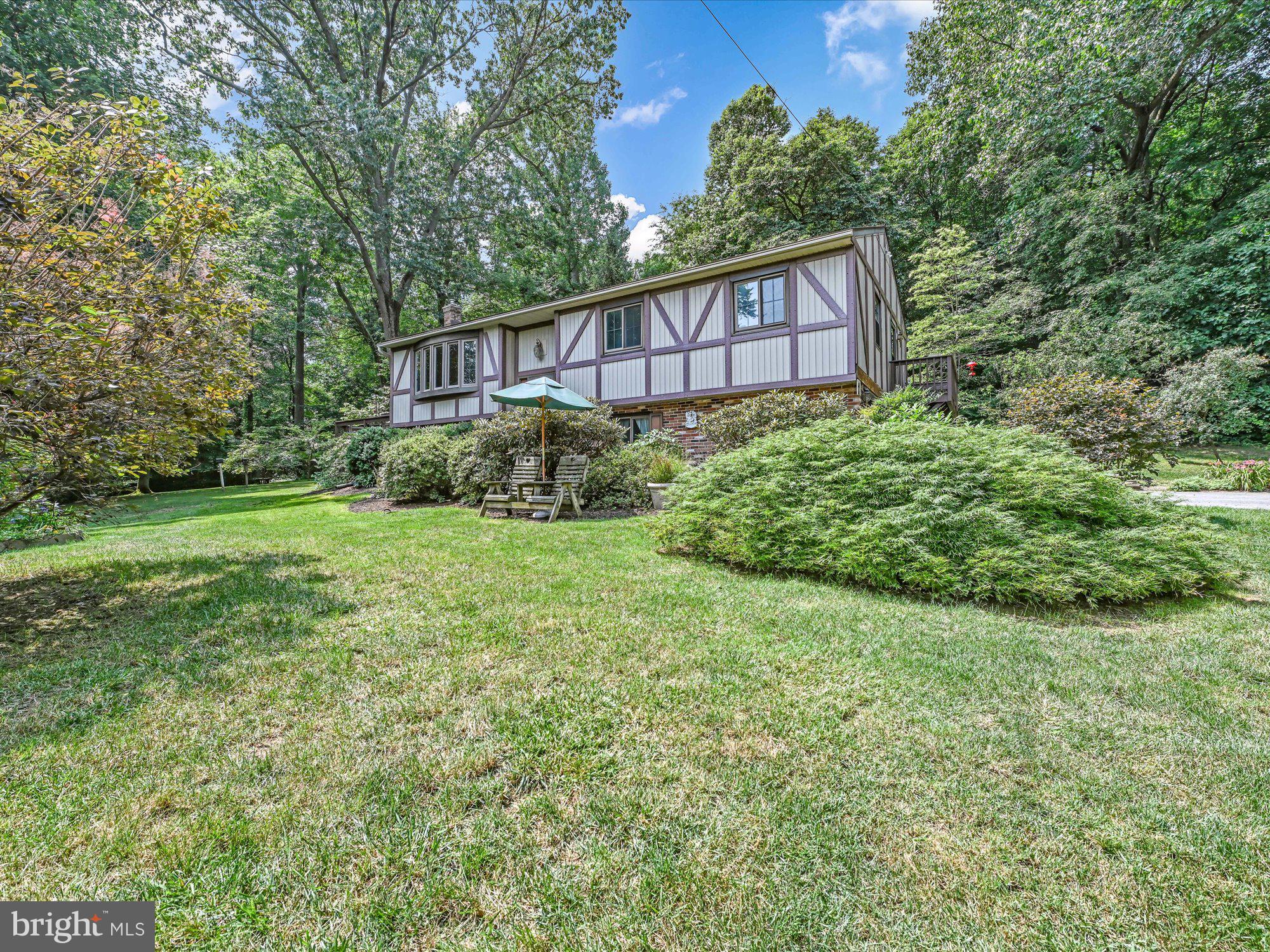 474 Lakeview Drive Lititz, PA 17543 - Photo 2 of 37