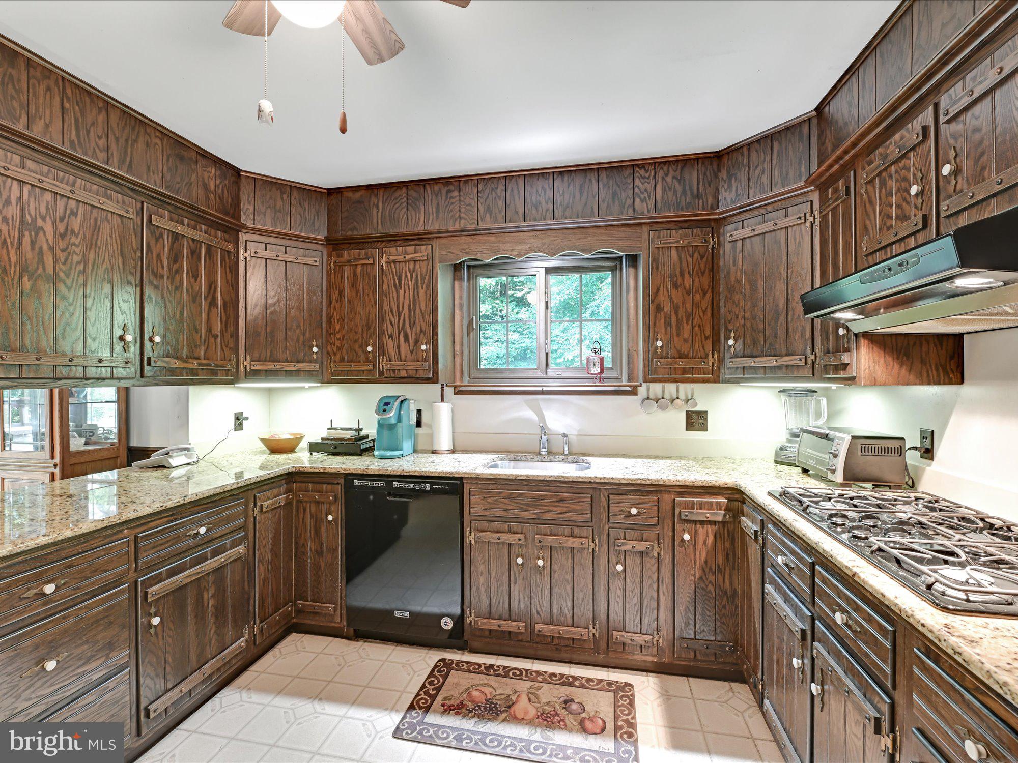 474 Lakeview Drive Lititz, PA 17543 - Photo 11 of 37