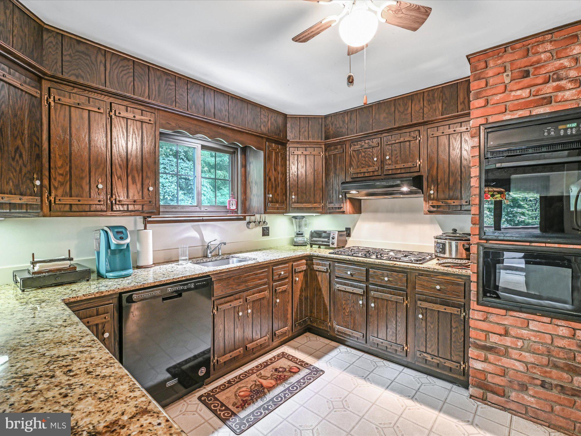 474 Lakeview Drive Lititz, PA 17543 - Photo 12 of 37