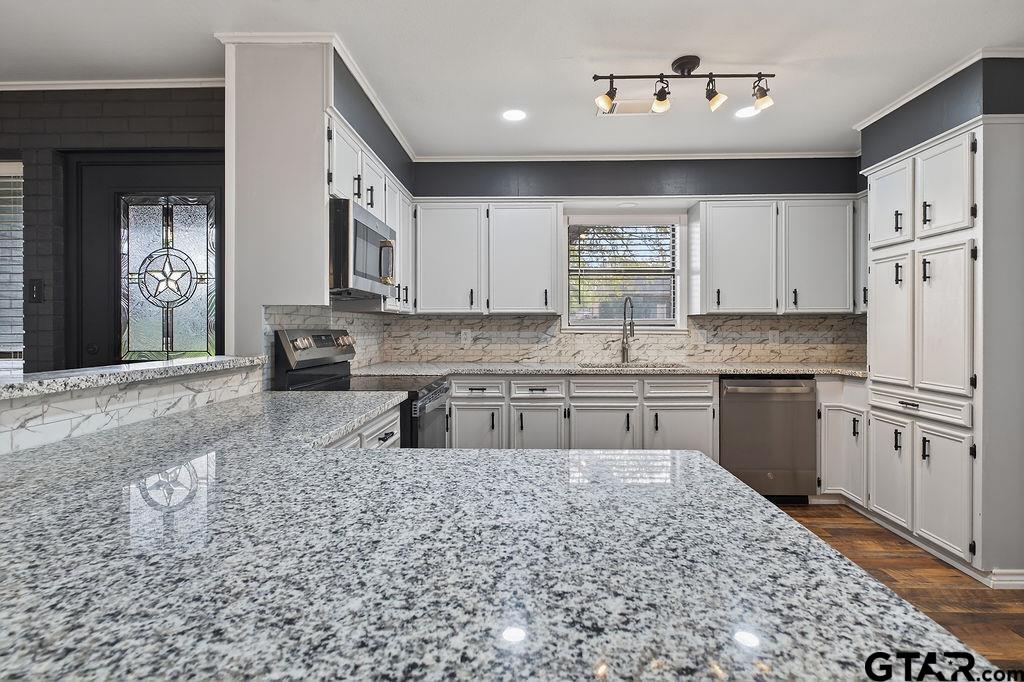 209 Chestnut Street Van, TX 75790 - Photo 9 of 29