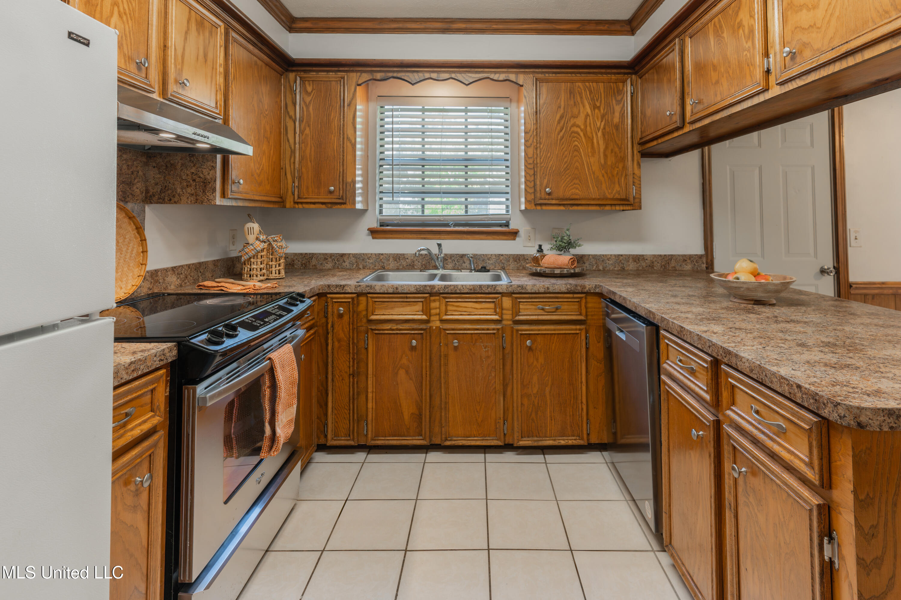 107 Spanish Moss Drive Clinton, MS 39056 - Photo 13 of 49 19-Kitchen(3)