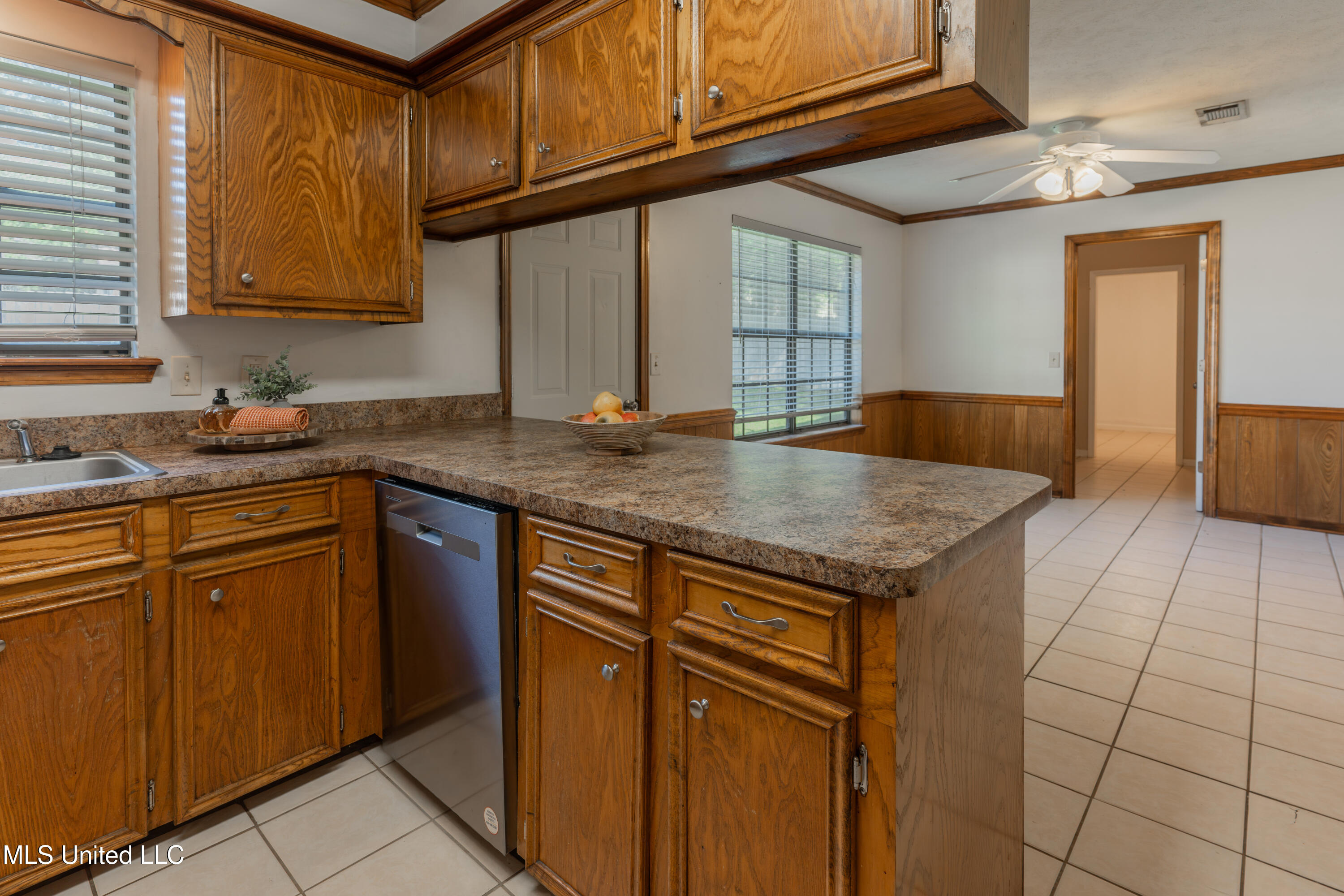 107 Spanish Moss Drive Clinton, MS 39056 - Photo 16 of 49 22-Kitchen(4)