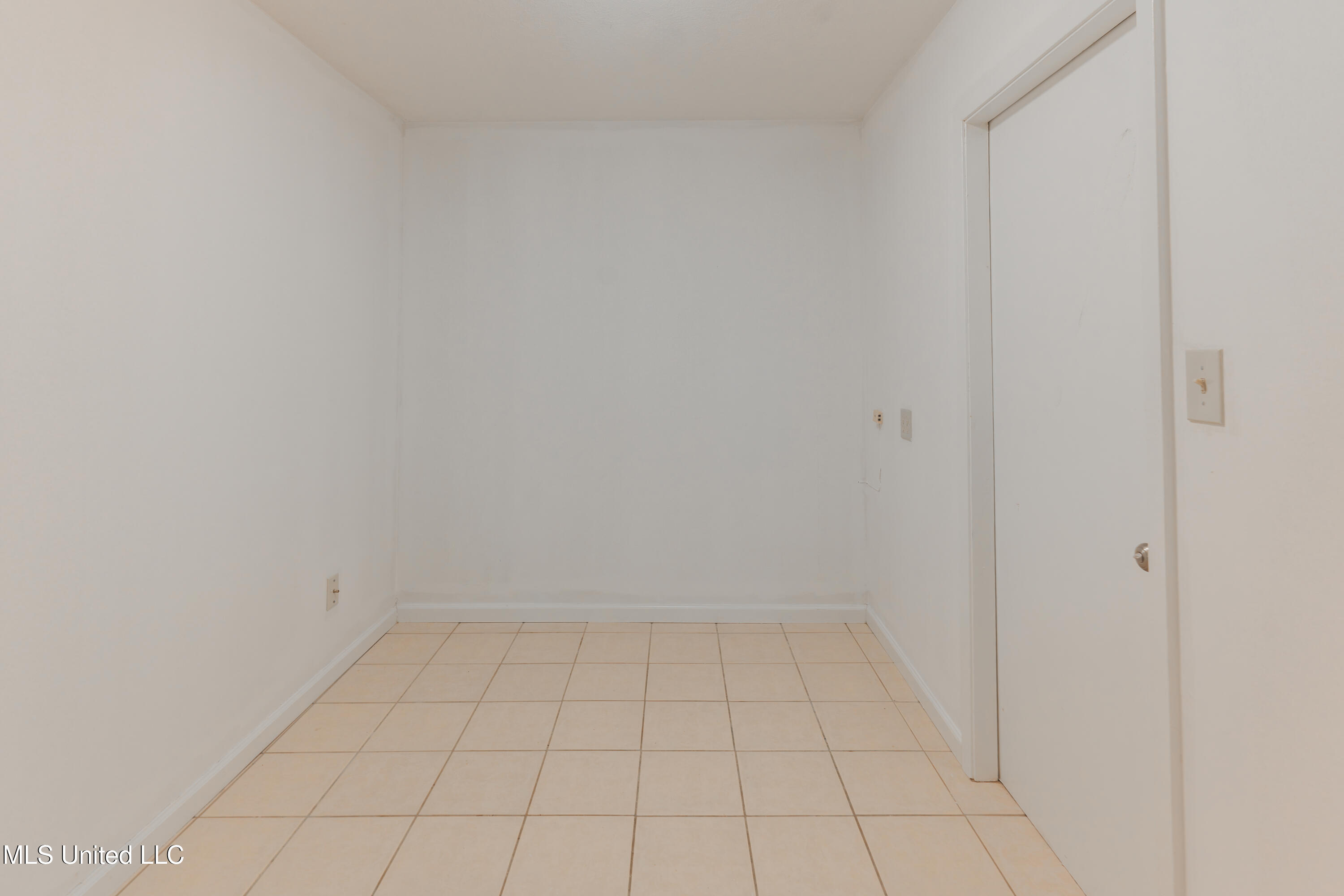 107 Spanish Moss Drive Clinton, MS 39056 - Photo 21 of 49 27-StorageRoom