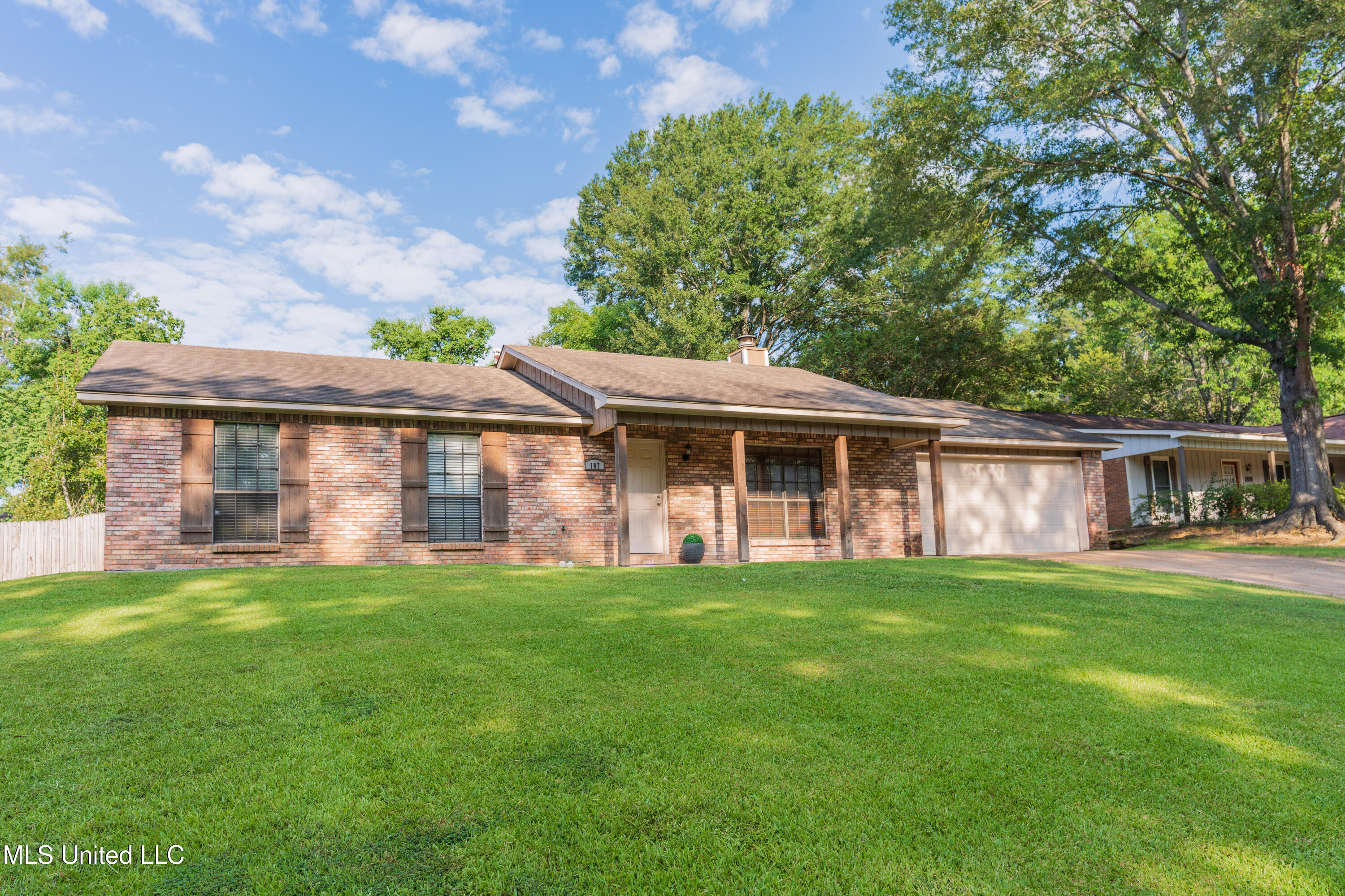 107 Spanish Moss Drive Clinton, MS 39056 - Photo 3 of 49 3-Front(12)