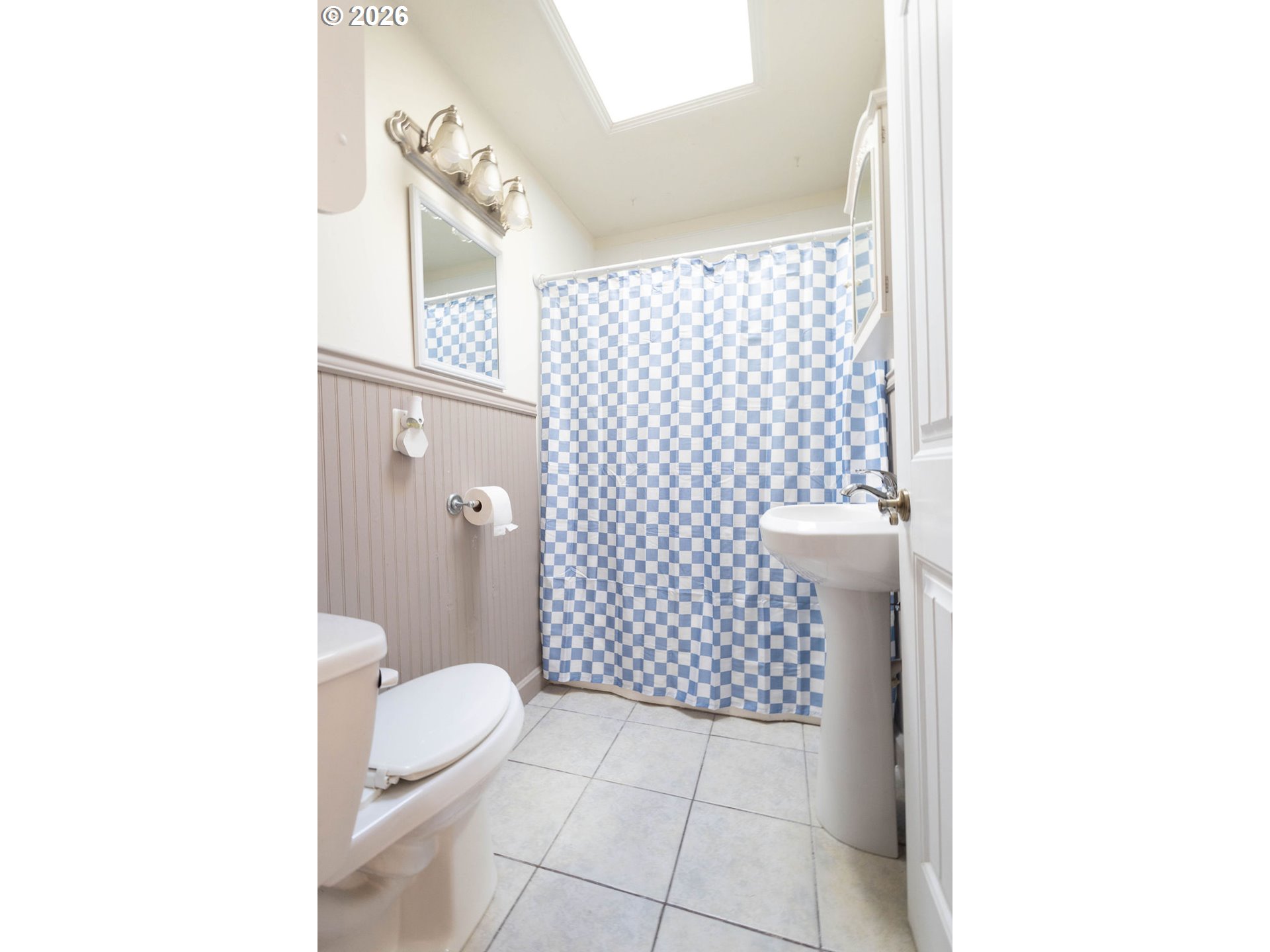 2703 North Spruce Street La Grande, OR 97850 - Photo 15 of 37 a bathroom with a sink and a toilet