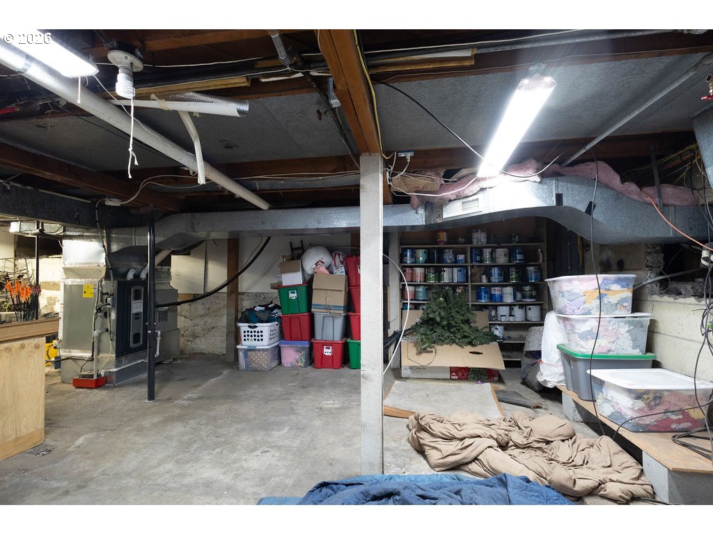 2703 North Spruce Street La Grande, OR 97850 - Photo 25 of 37 a view of store room with racks
