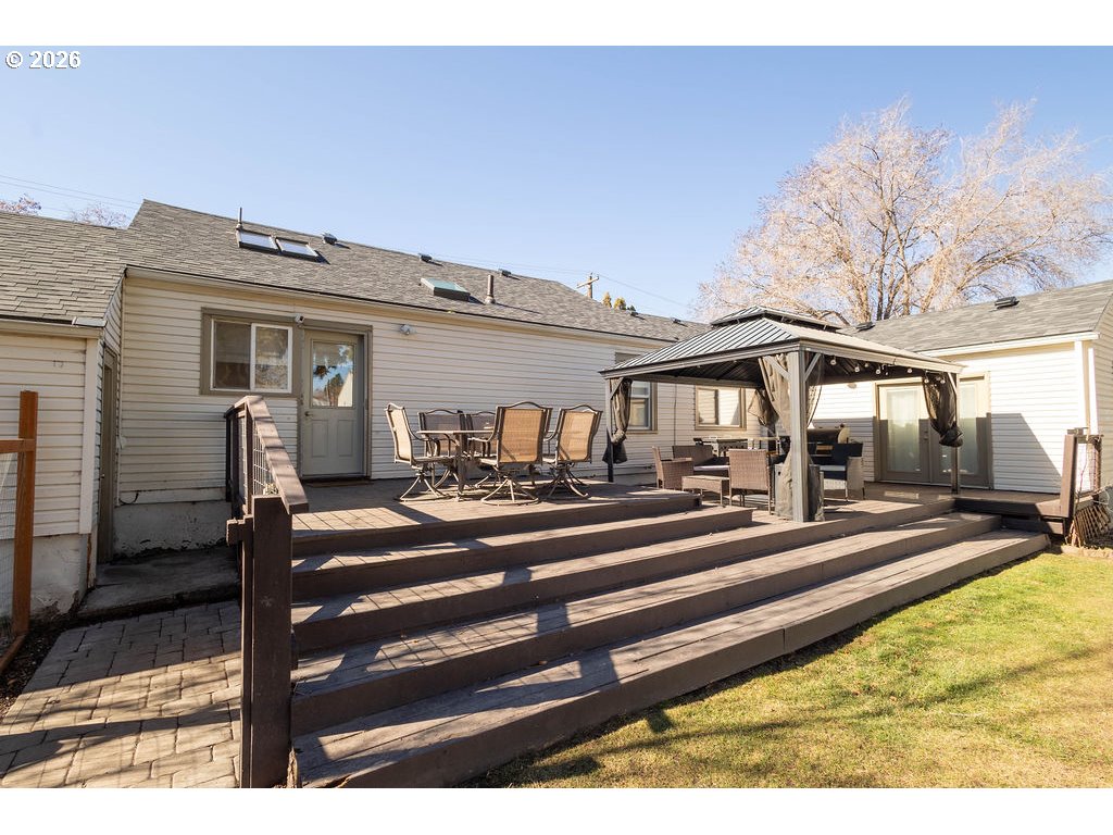 2703 North Spruce Street La Grande, OR 97850 - Photo 27 of 37 a view of a house with a patio