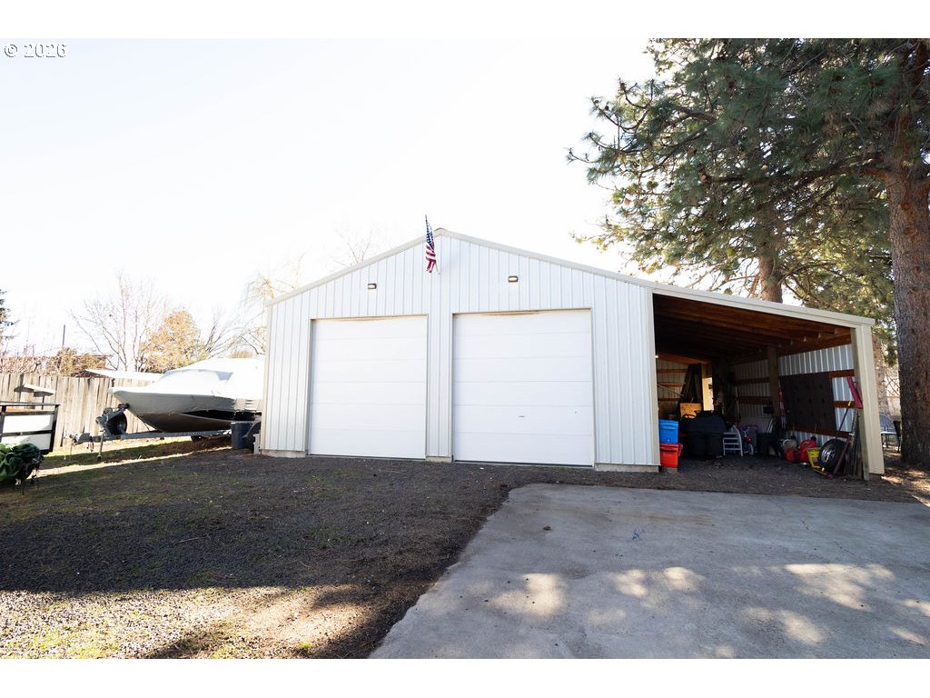 2703 North Spruce Street La Grande, OR 97850 - Photo 28 of 37 a view of a car garage