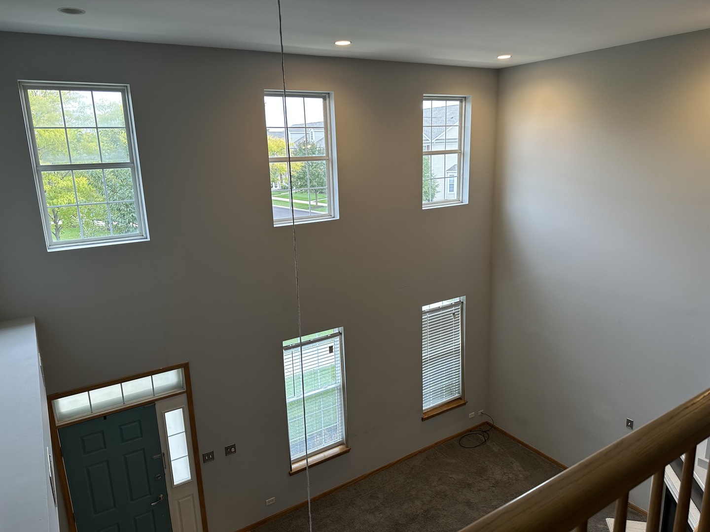 2598 Capitol Avenue Aurora, IL 60503 - Photo 5 of 11 a view of an empty room and window