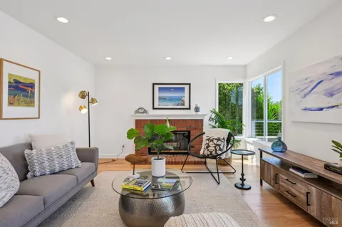 $1,799,000 | 35 Caribe Isle, Novato, CA 94949