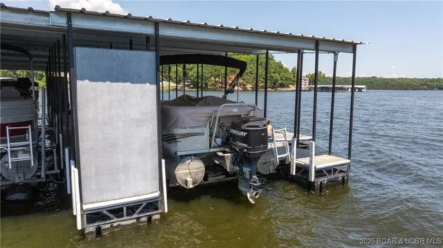 $374,299 | 1126 Buckingham Drive, Camdenton, MO 65020