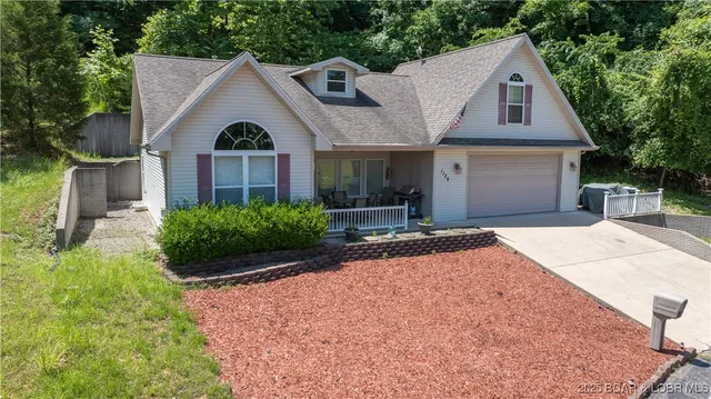 $374,299 | 1126 Buckingham Drive, Camdenton, MO 65020