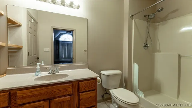 $374,299 | 1126 Buckingham Drive, Camdenton, MO 65020